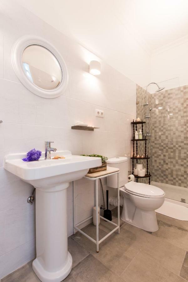 Lisbon Secret & Charming Baixa 4 Bedroom Apartment ภายนอก รูปภาพ