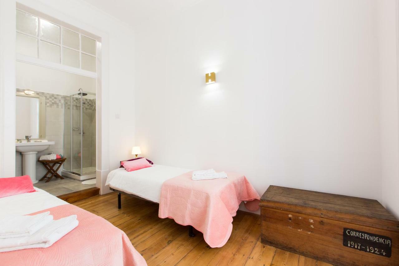 Lisbon Secret & Charming Baixa 4 Bedroom Apartment ภายนอก รูปภาพ